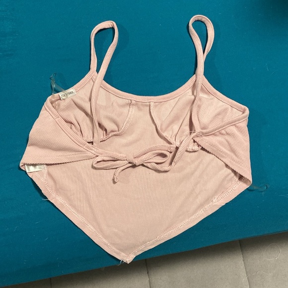 Eye candy Open back triangle pink crop top - Picture 3 of 3